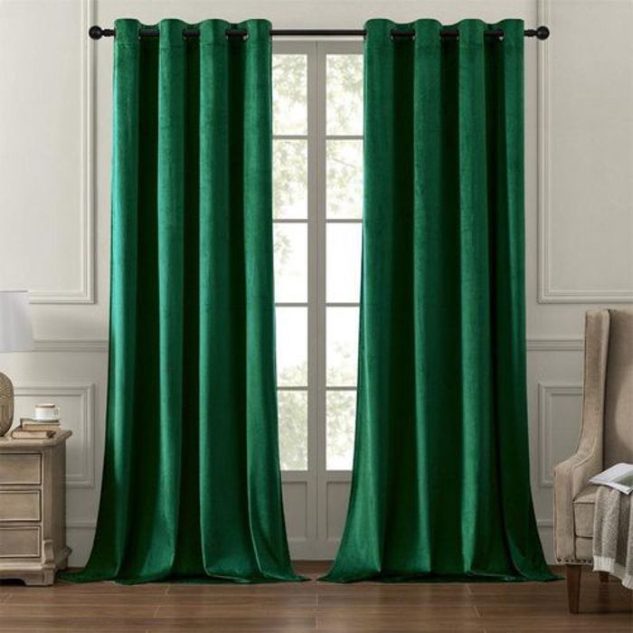 Ensemble de 2 panneaux VERT (3,20 x 2,30 m). Rideaux occultants en velours uni Deavion avec œillets en plastique.