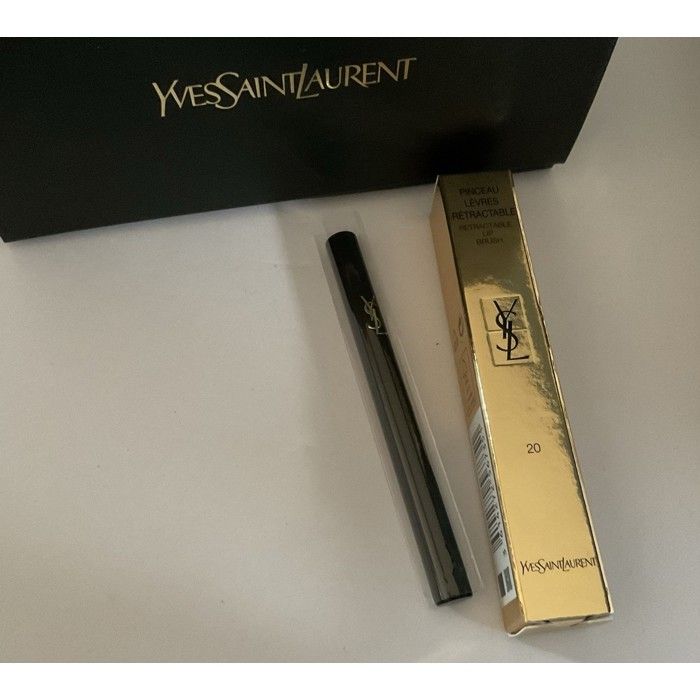 PINCEAU LEVRES RETRACTABLE YVESSAINT LAURENT