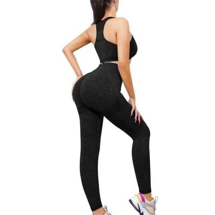 Une tenue de sport pour femme, composée de deux pièces assorties