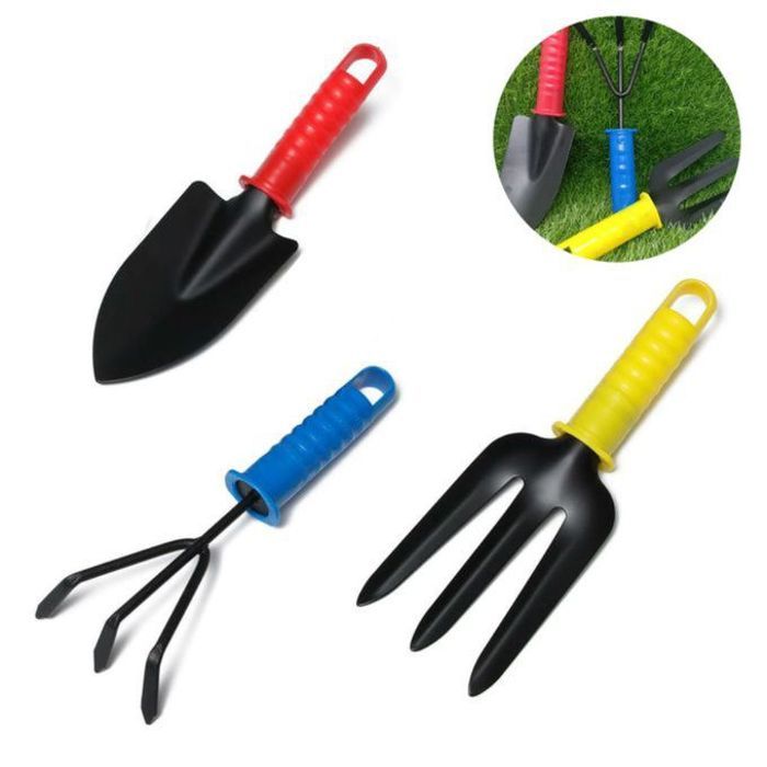 Trio d'outils de jardinage en métal