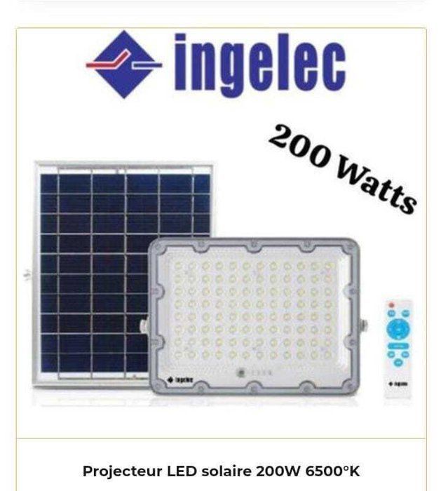 Projecteur LED Solaire - Écologique - 200W - 6500K - Étanchéité IP65 - Installation Facile