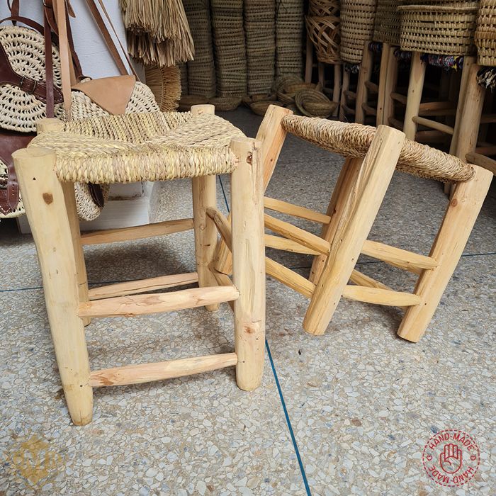 "Tabouret en Bois Naturel – Artisanat
 Marocain Authentique"