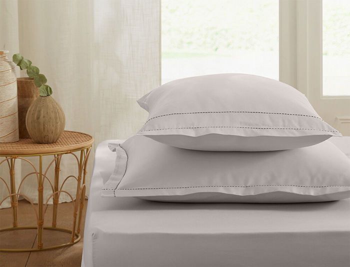 Taie d'oreiller - LINVOSGES - 65x65 cm - Satin de coton - Gris nuage - Élégance chic