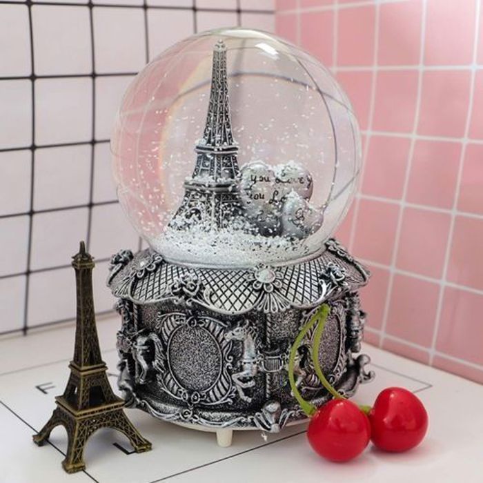 Boule à neige - Tour Eiffel - LED multicolore - Musique - Objet décoratif - Verre