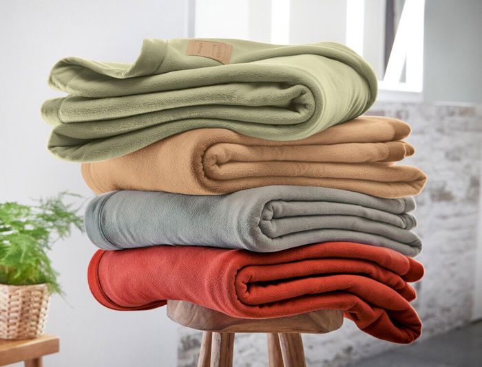 Couverture - LINVOSGES - ISBA - 240x260 cm - Polaire 100% polyester - Couleur Miel