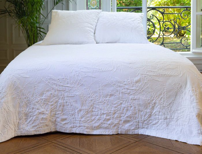 Jeté de lit - LINVOSGES - 240x260 cm - Blanc - 100% coton - Motif feuillages