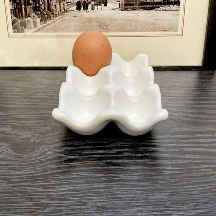 PRESENTOIR A  œufs  6 COMPATIMENTS de rangement  en porcelaine